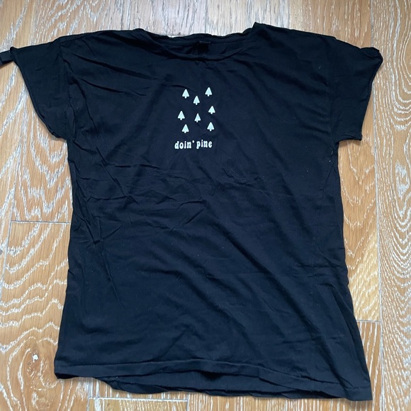 ‘Doing Pine’ Black Graphic Tee - Picture 3 of 6
